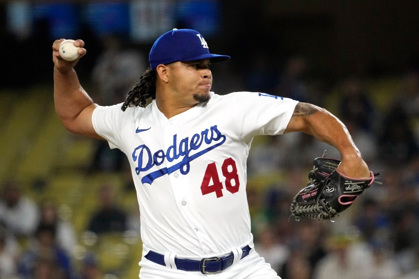 Brusdar Graterol, Dodgers reach 1-year agreement, avoid arbitration