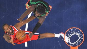 Clippers try to slow Stephen Curry, Warriors