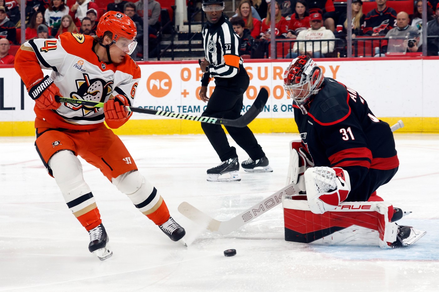 Ducks fall to Hurricanes as losing streak reaches 8 games