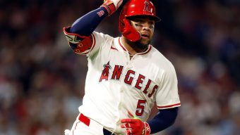 Angels to re-sign third baseman Yoán Moncada