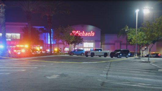 Sheriff’s detectives shoot, kill robbery suspect at West Hills shopping center
