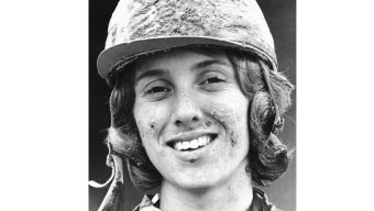 Diane Crump, the first female jockey to ride in the Kentucky Derby, dies at 77