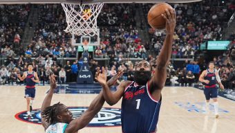 James Harden, Kawhi Leonard lead surging Clippers past Hornets