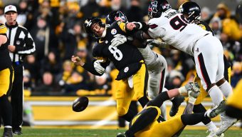 Texans dominate Steelers, Aaron Rodgers in AFC wild-card game