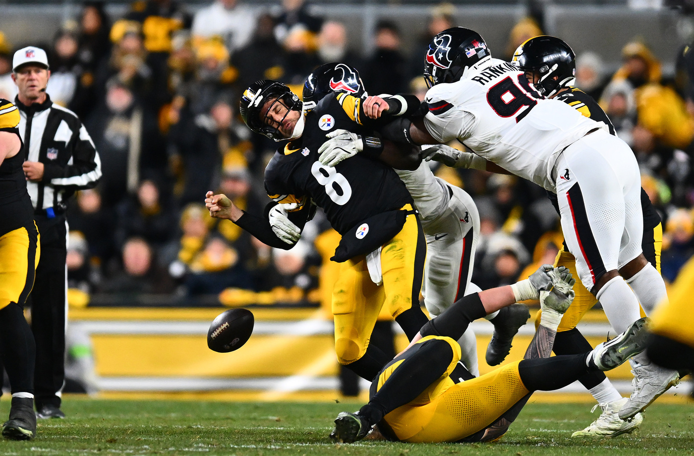 Texans dominate Steelers, Aaron Rodgers in AFC wild-card game