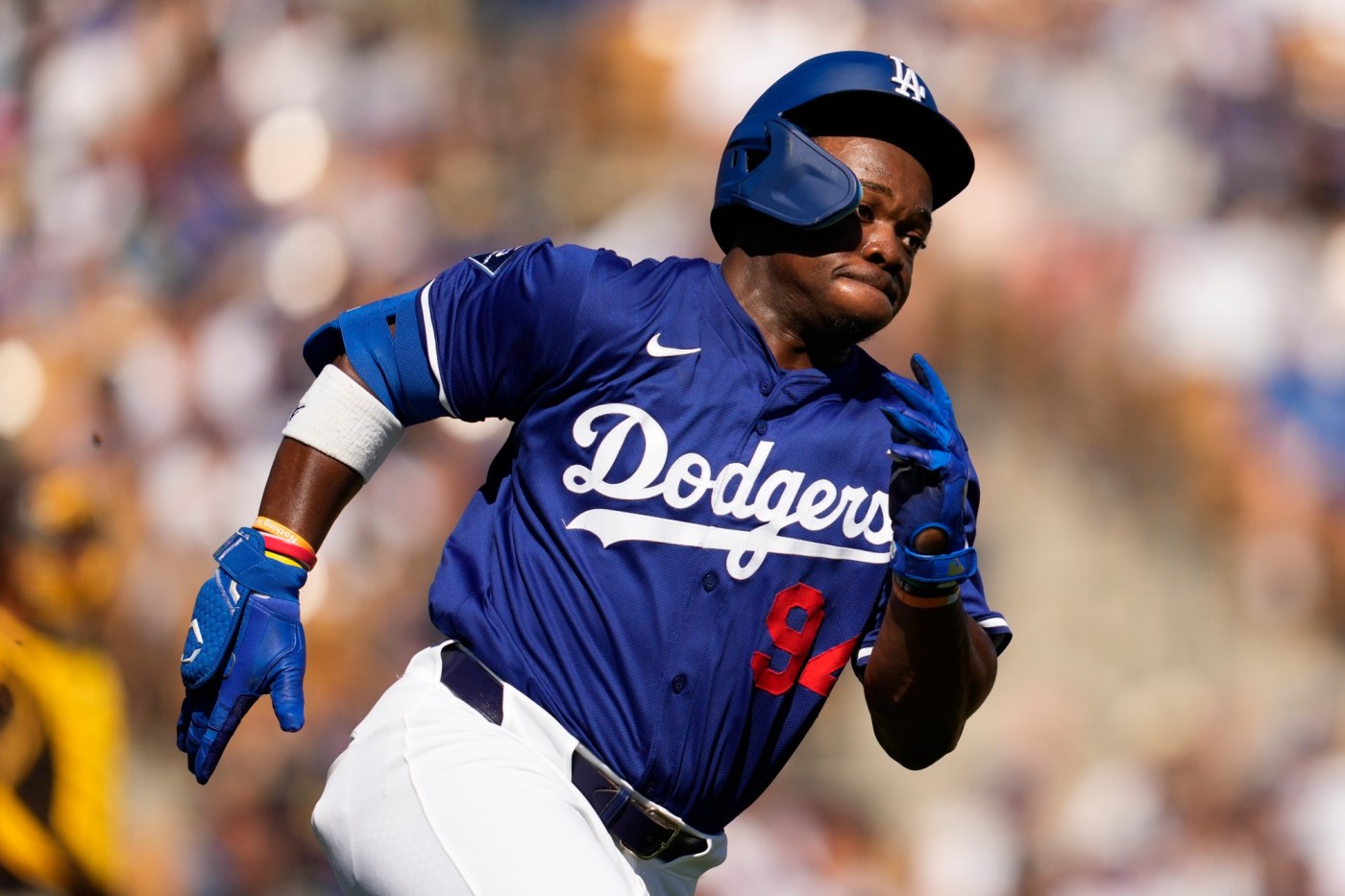 Dodgers invite 32 non-roster players to spring training, including top prospects