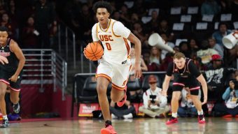 Arenas scores 11 of his 24 in final 4 minutes leading USC at Penn State