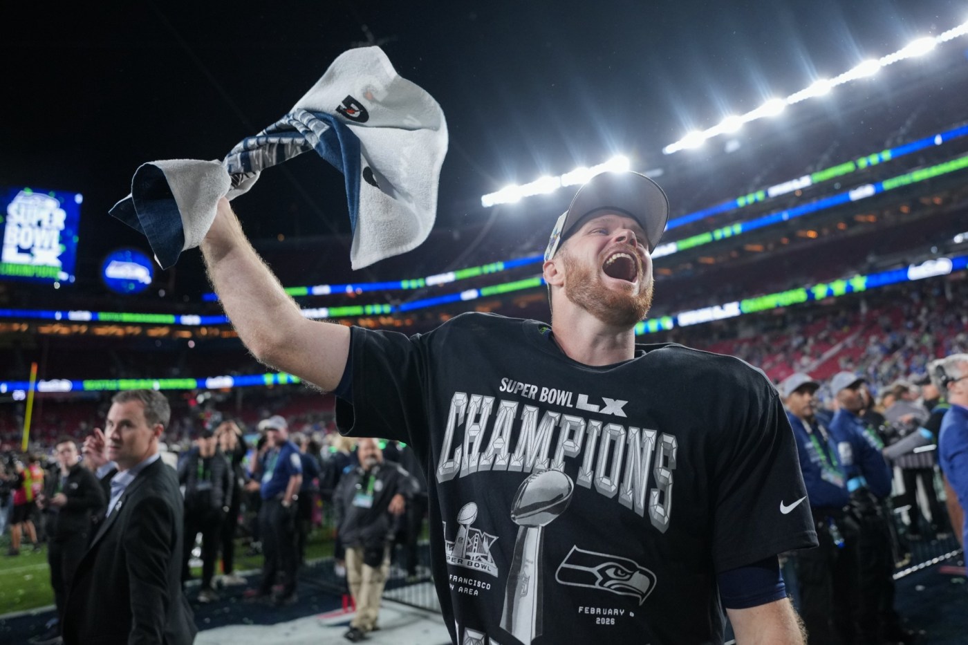 Seahawks’ Sam Darnold wins 1st Super Bowl title in rout of Patriots