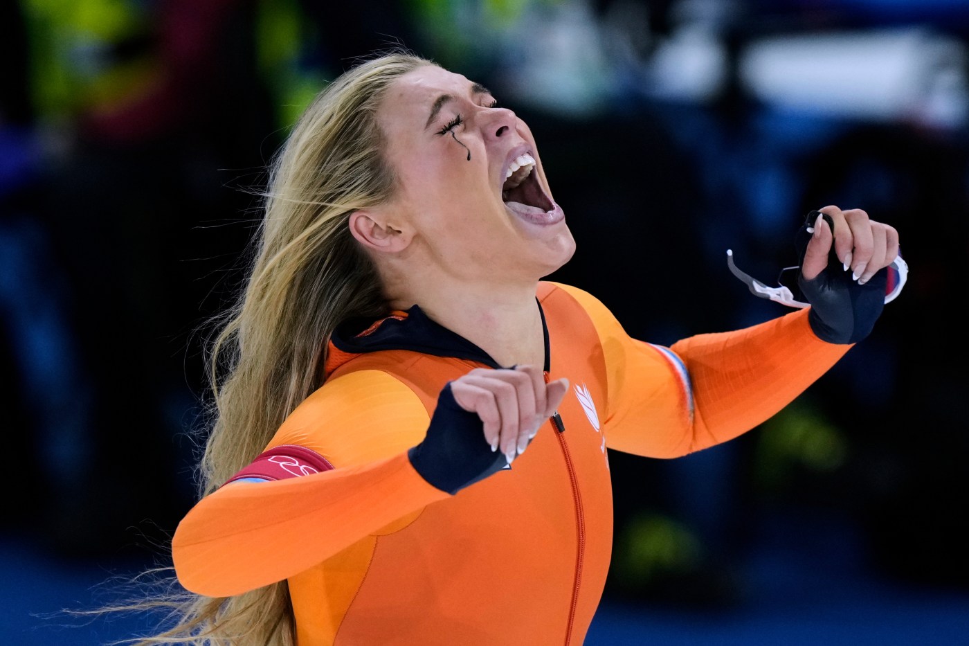 Speedskating diva Jutta Leerdam delivers drama, celebrates gold medal