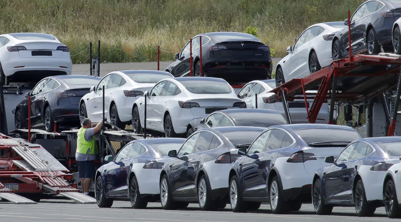 California’s lukewarm EV use should serve as a warning